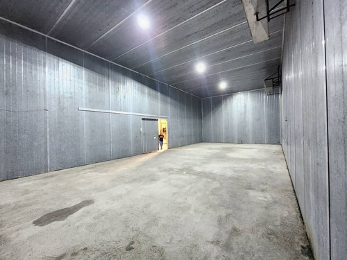 Galpones En Alquiler Zona Industrial Iii Con 5 Cavas De Conservacion Capacidad 180 Toneladas Cada Una Racks Con 320 Posiciones Empaquetadora De Leche En Polvo Barquisimeto Lara Daniela Linarez