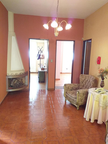 Venta De Chalet 4 Ambientes