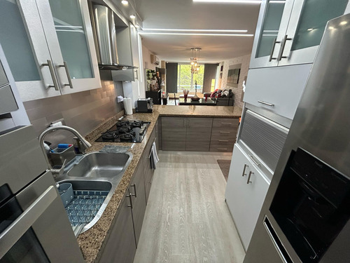 Espectacular Apartamento Amoblado Venta En Escampadero Kr