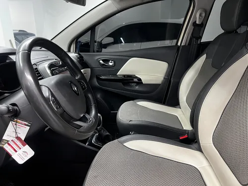 Renault Captur 2.0 Intens Automática