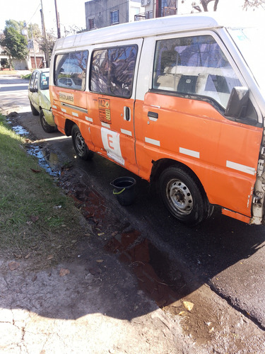Mitsubishi L300 2.5 Minibus Doble Aa