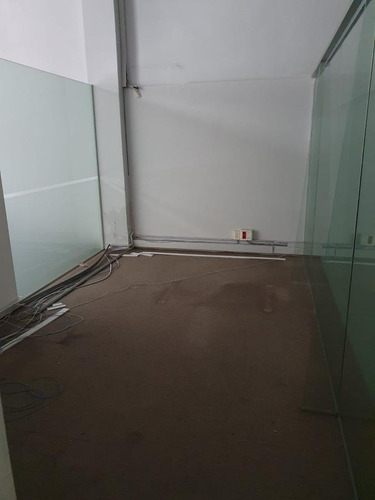 Imagen 2 de 30 de Edificio Entero En Piedras Esq Misiones