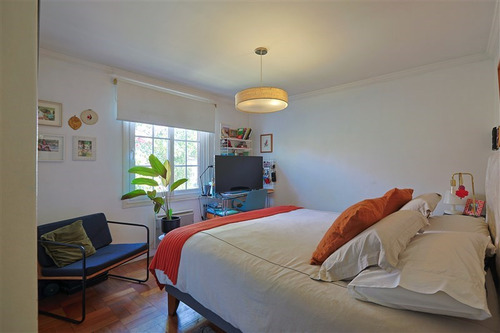 Casa En Venta De 3 Dormitorios Mas Servicio En Las Condes