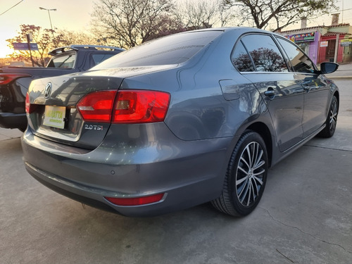 Imagen 4 de 15 de Volkswagen Vento 2.0 Tsi Sportline Mt6