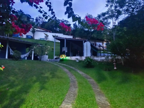 Linda Chácara Com Casa, Área De Lazer Com Piscina E Pomar Em Colheita