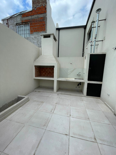 Imagen 7 de 7 de Venta - Ultimo, Duplex 3 Ambientes Con Cochera Monte Grande