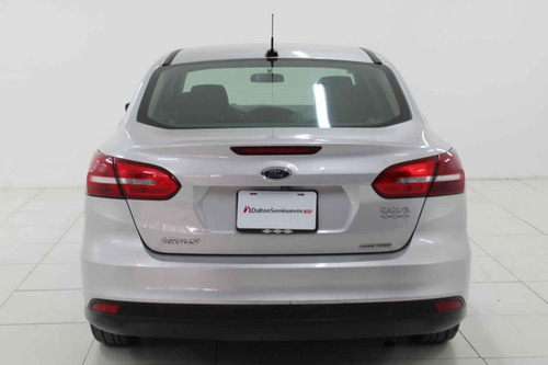 Imagen 4 de 15 de Ford Focus 2015 4 Cilindros