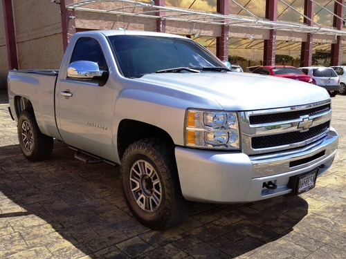 Imagen 9 de 16 de Chevrolet Silverado Ls 4x2 - Automatica