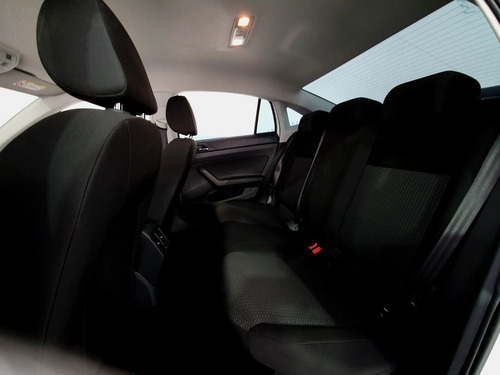 Imagem 13 de 14 de Volkswagen Virtus 1.6 Msi (flex) (aut)