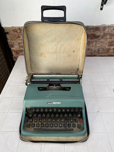 Máquina De Escribir Olivetti Lettera 32 (para Repuestos) (Usado)