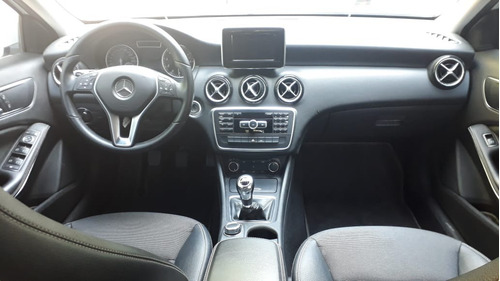 Imagen 9 de 11 de Mercedes Benz A200 Blueeffiency 2013 Manual
