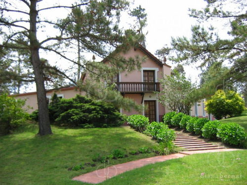 Imagen 10 de 29 de Punta Del Este, Chalet Con Gran Jardín, 4 Dormitorios Y Piscina-