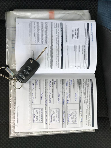 Imagem 9 de 12 de Volkswagen Voyage 2017 1.6 Msi Comfortline Total Flex 4p