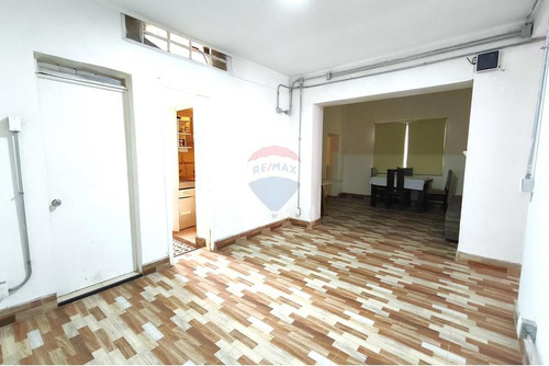 Casa Con Excelente Ubicación/ Av. Santa Isabel