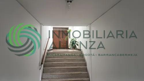 Apartamento En Venta En Cabecera Del Llano. Cod V61697