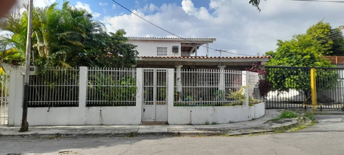 Casa En Venta En Urb. San Carlos, Girardot, Maracay.