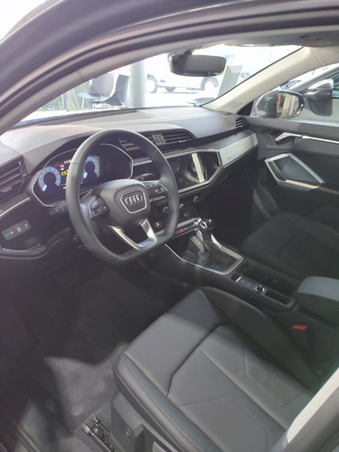 Audi Q3 SELECT