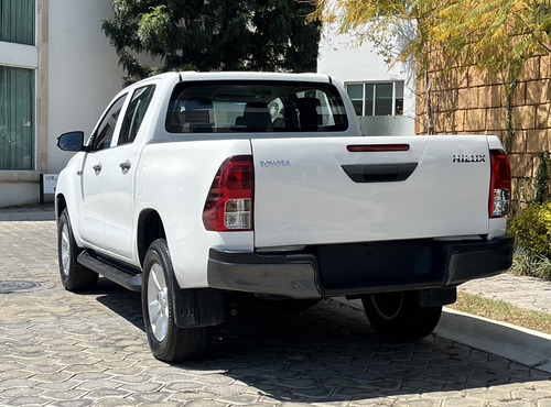 Toyota Hilux 2.7 Cabina Doble Sr Mt