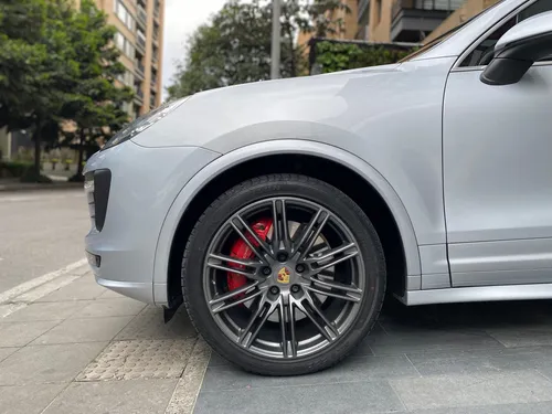 Porsche Cayenne Gts