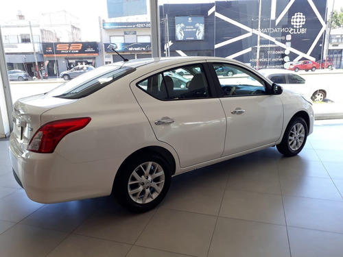 Nissan Versa V Drive
