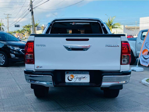 Imagem 6 de 11 de Toyota Hilux Sr