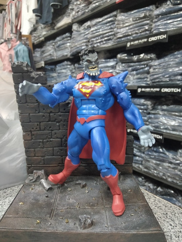 Dc Multiverse Superman Doomed, New 52!!!! (Usado)