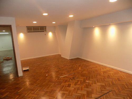 Excelente Local Con Garaje 213 M2 Ideal Oficina O Comercio