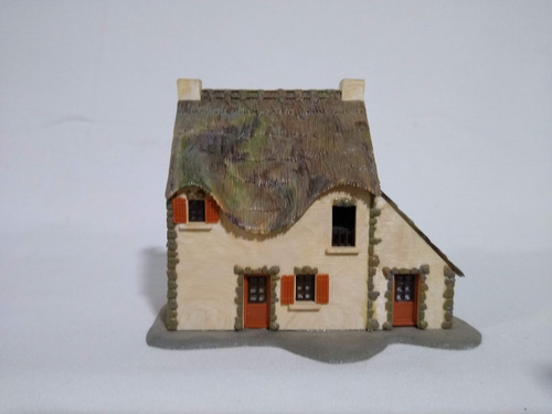 Imagen 1 de 10 de Nico Chalet De Campo Techo Ingles 12x9x9 Faller H0 (cch 163)