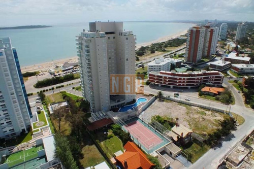 Imagen 23 de 30 de Apartamento En Mansa, 2 Dormitorios