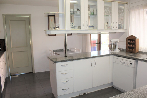 Preciosa Casa En Venta 5 Dorm Piedra Roja Chicureo Colina
