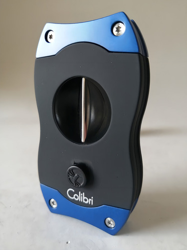 Cortador de charutos Colibri com corte em V em forma de V azul