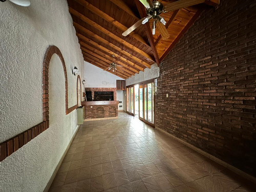 Chalet En San Miguel Ctro. Uso Profesional