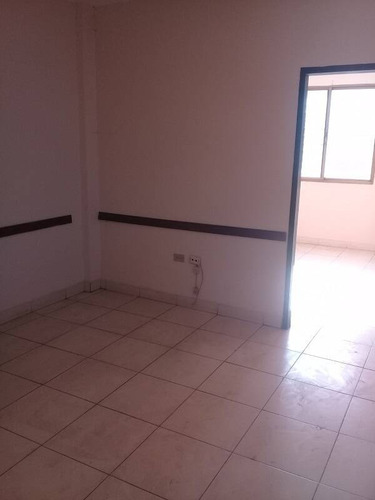 Imagen 10 de 17 de Katherine Castillo Ofrece En Alquiler Oficina Av. Cedeño Con Av. Bolivar (70 Mts2)