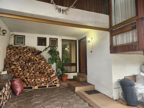 Casa En Venta De 9 Dorm. En Concepción