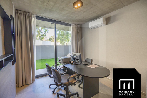 Departamento En Venta En Complejo 3300 Cabral Canning