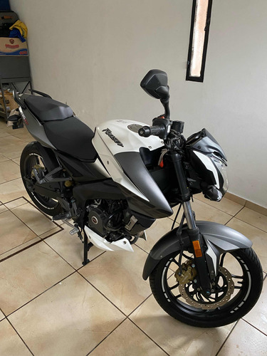 Rouser Ns200