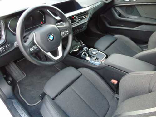 Imagen 8 de 14 de Bmw Serie 1 2021 118ia Blanco