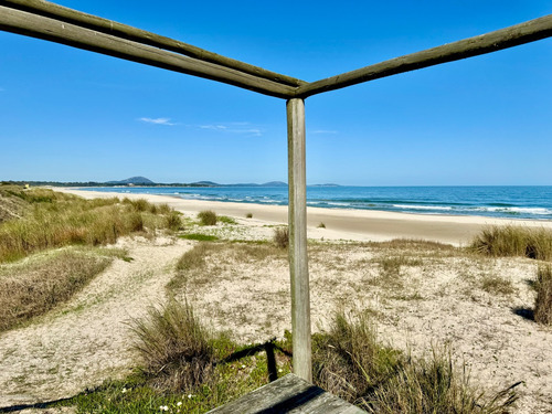 Terreno Frente Al Mar, Dueño Vende Primera Linea! Pueblo De Mar, Barrio Con Seguridad, Piscina, Parador Al Mar, Servicios Luz Y Agua, Financiación, Km 78,5, Ruta Interbalnearia,naturaleza Playa Amplia