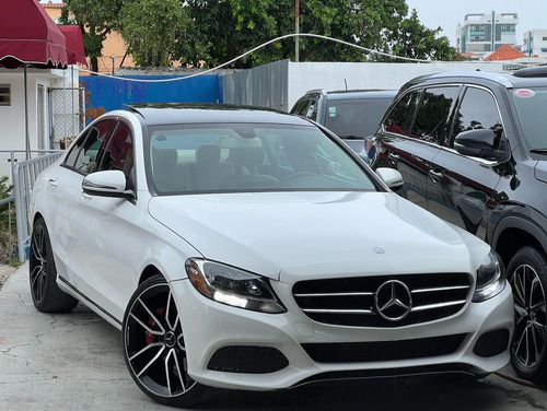 Mercedes Benz C300  Luxury 2017 Clean Recien Importado 