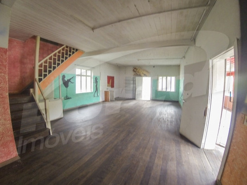 Casa Comercial Ou Residencial Com Aproximadamente 230 M², No Bairro Centro, Contendo 4 Dormitórios E Demais Dependências. - 3571175v