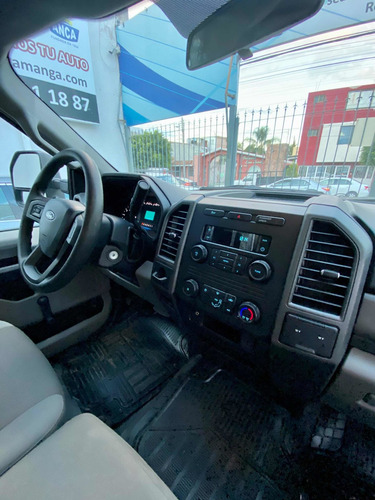 Imagen 12 de 15 de Ford F-350 2019 6.3l Xl 6.2 Plus Ac At