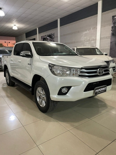 Imagen 3 de 21 de Toyota Hilux 2.8 Cd Srv 177cv 4x4 At 2017