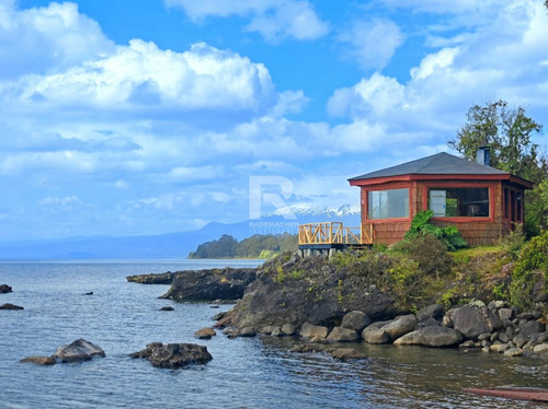 Casa Con Orilla De Lago Y Vista Volcanes