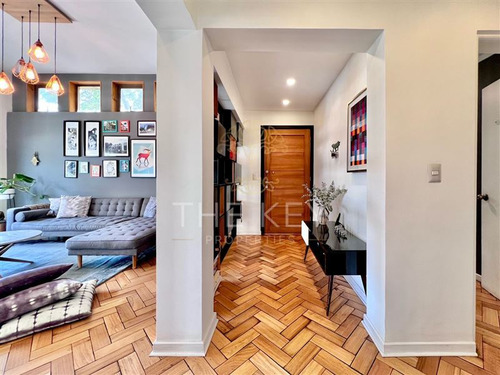 Casa En Venta De 5 Dormitorios Y Piscina - Ñuñoa