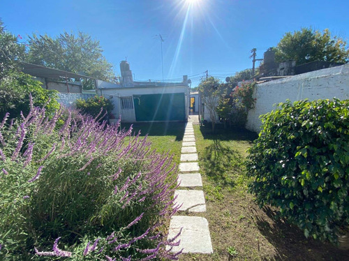 Casa En Venta 2 Dormitorios Y Parque. La Plata