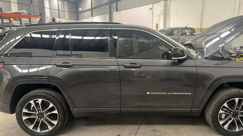Jeep Grand Cherokee 4 x 4 Overland, Blindada Nivel V Plus 3.6 V6 Overland 4X4 At