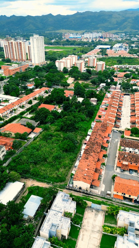 Vende Terreno En El Rincon-mañongo, Zonificación Para Uso Residencial, Profesional O Cultural. Keivis V