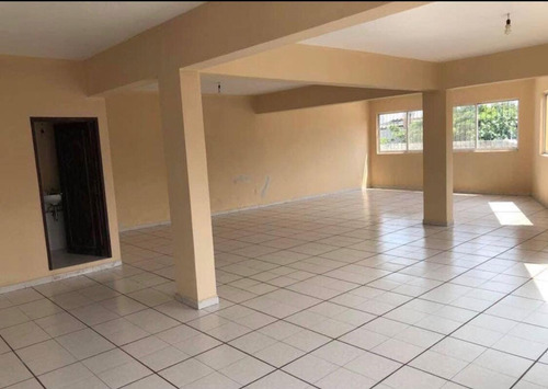 Bonito Edificio De Tres Niveles Con Local Ubicado En Jardines De Cuernavaca... 5,250,000