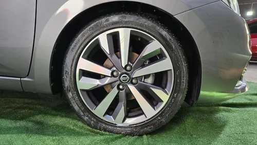 Nissan Versa Platinium 2020