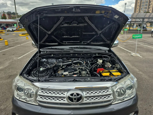 Toyota Fortuner SR5 AT 2.7  4X4